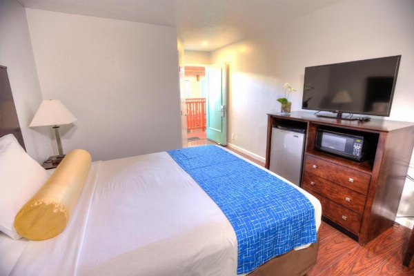 Sunrise Inn San Diego image 10