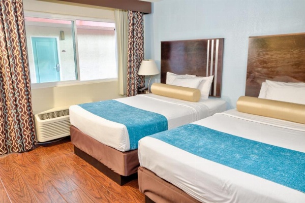 Sunrise Inn San Diego image 8